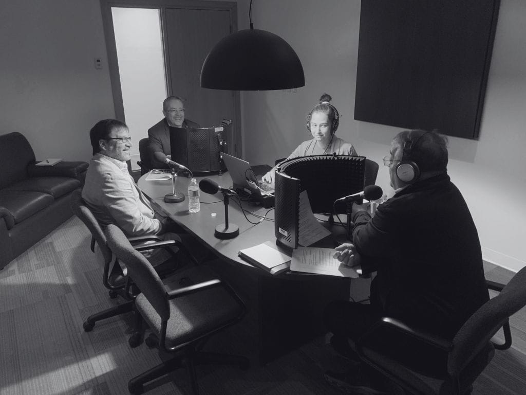 Marc Boulanger et Christian Côté enregistrent un balado avec Stéphane Gasse.
