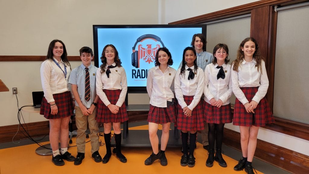 L'équipe de la radio étudiante (Radio FDL) L'équipe de la radio étudiante (Radio FDL)